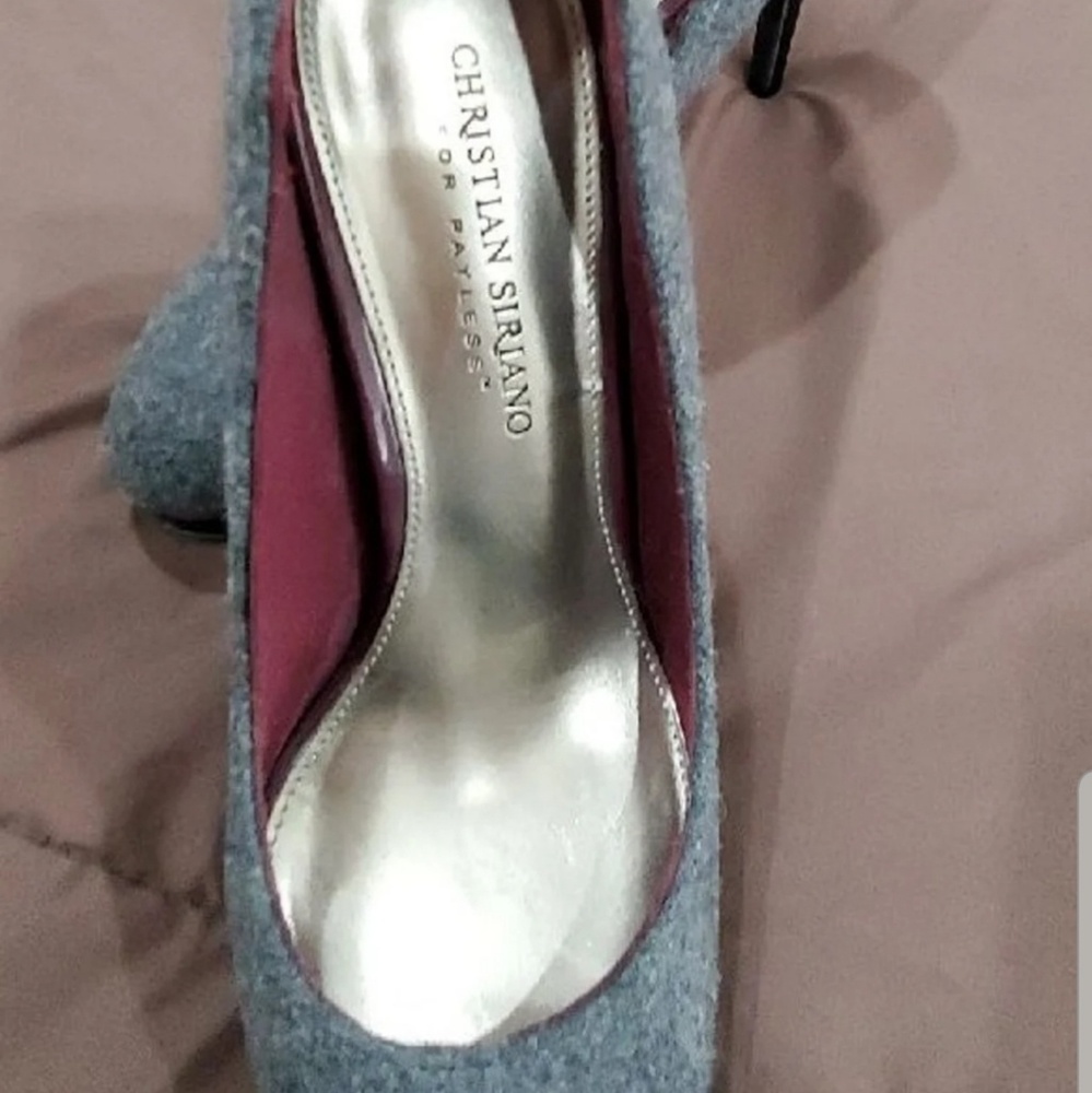 Grey pumps
